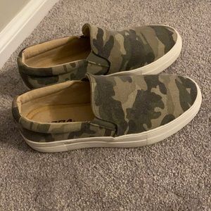 Army sneakers